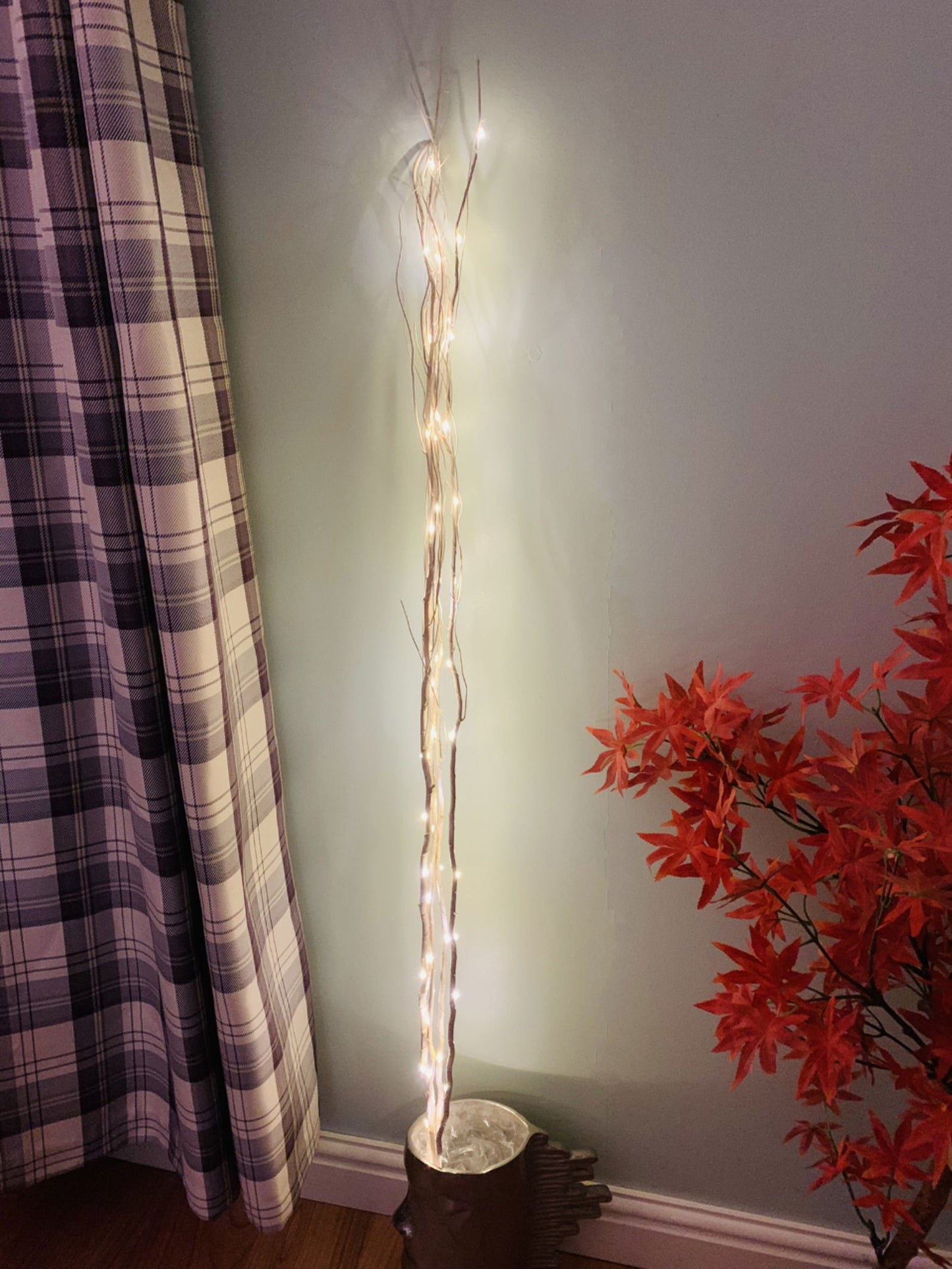 LED Lights on 4 White Branches